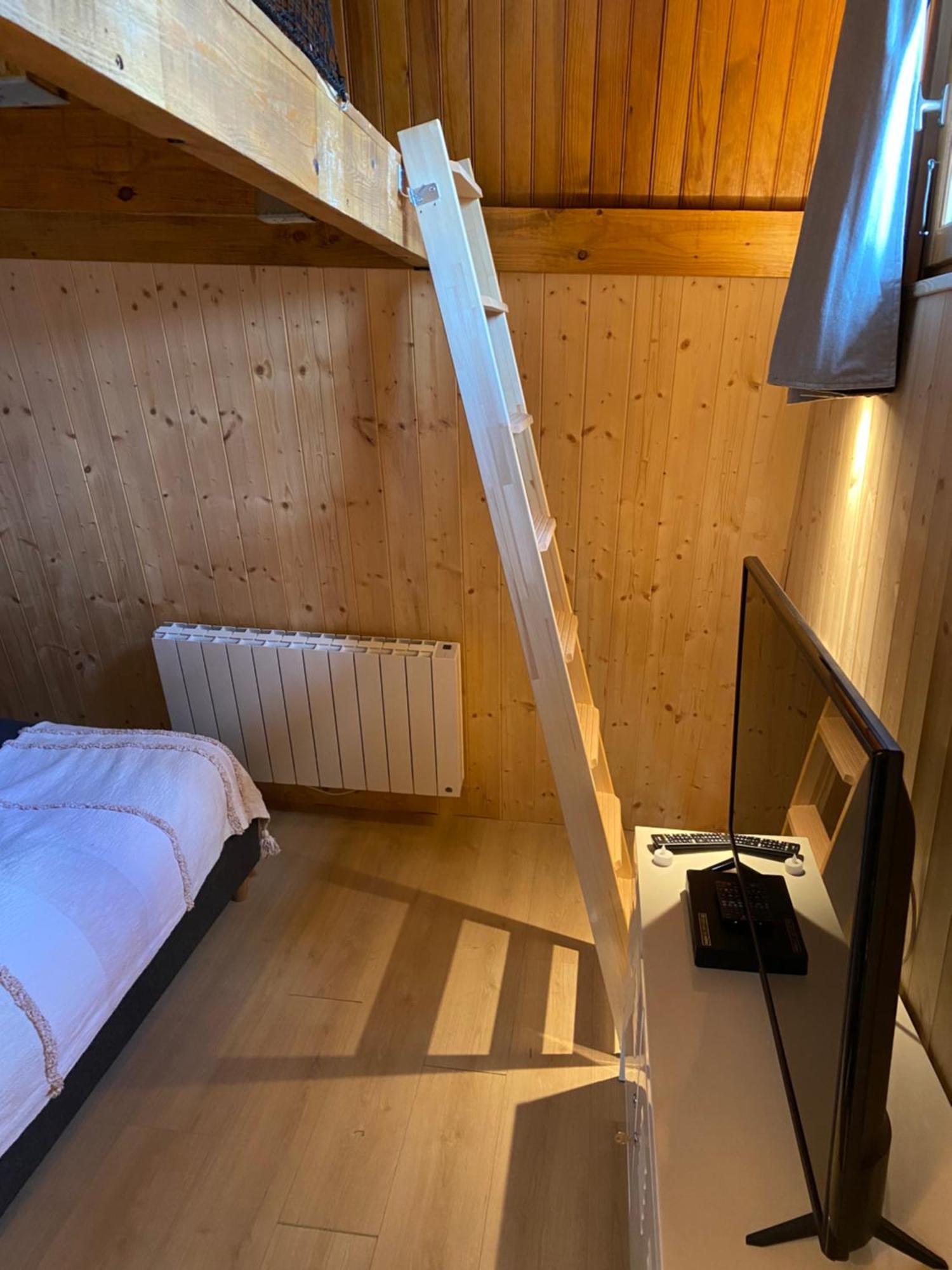 Bel Appartement Type Chalet Avec Balneo Et Jardin Greolieres Exterior foto